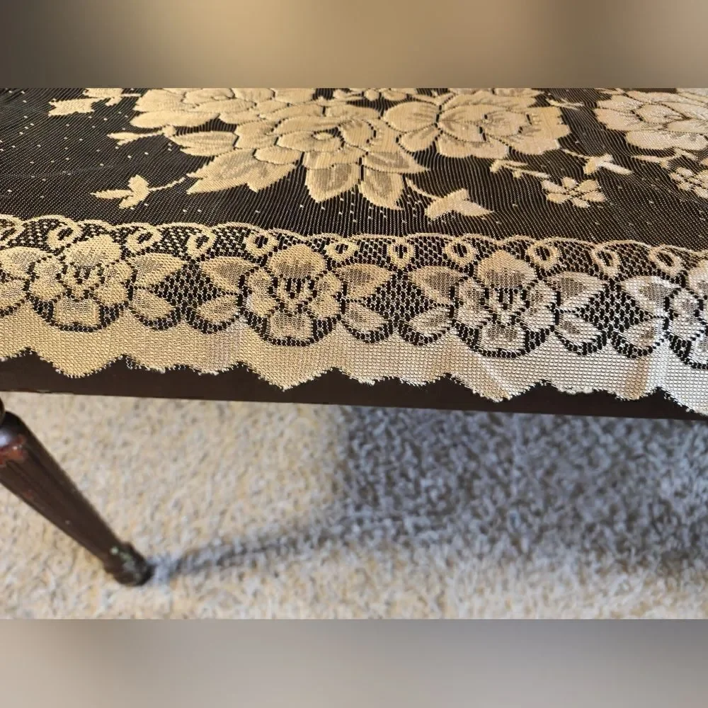 NWT Vintage lace doily runner